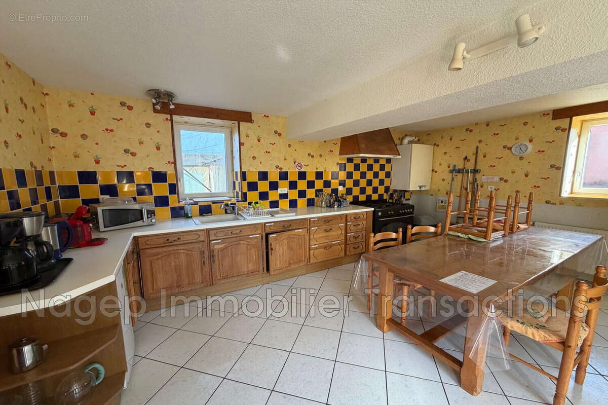 Maison à CREUZIER-LE-NEUF