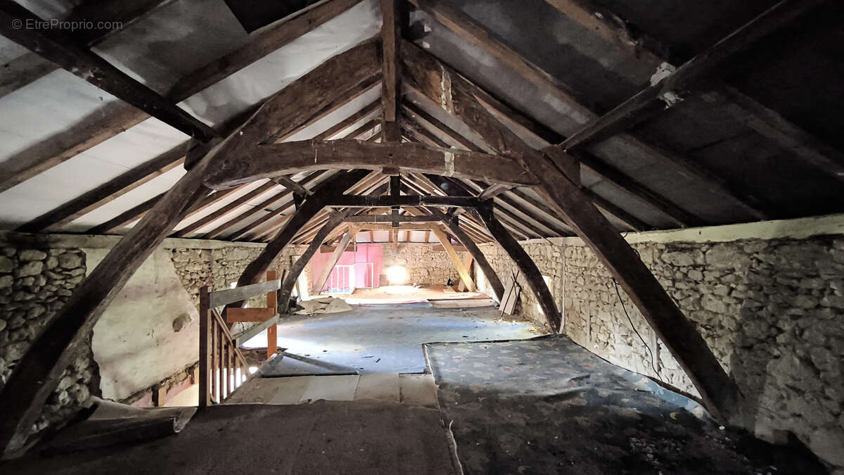 Maison à CASTELSAGRAT