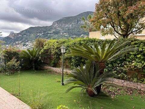 Appartement à ROQUEBRUNE-CAP-MARTIN