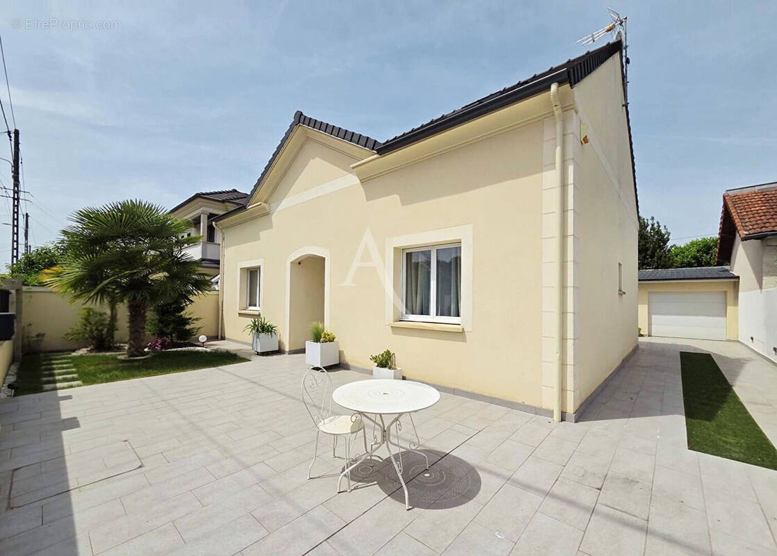 Maison à MITRY-MORY