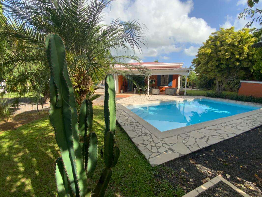 Maison à BAIE-MAHAULT