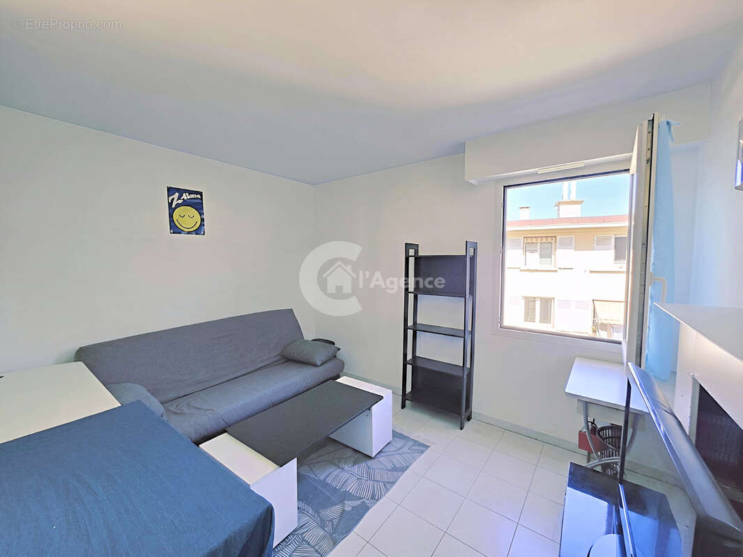 3 pièces 63 m2 Traversant   Idéal Investisseur   Vendu Loué + Garage double - Le Cannet Rocheville - photo 5