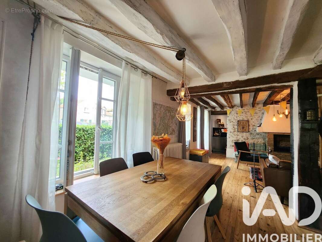 Photo 2 - Maison à JANVRY