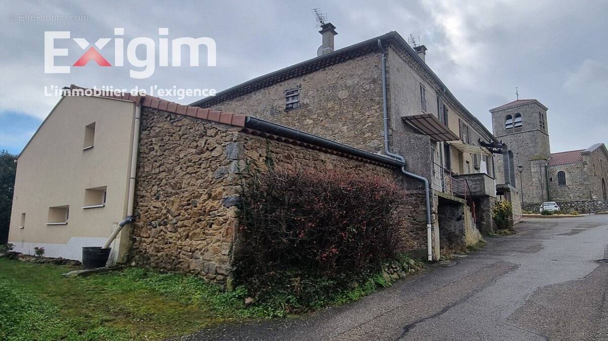 Maison à SAINT-BARTHELEMY-LE-PLAIN