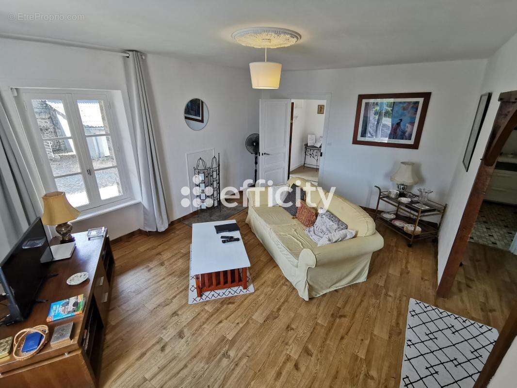 Maison 240 m² à Saint-Sever-Calvados  - photo 17