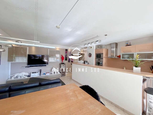 Appartement à SAINT-LAURENT-DU-VAR