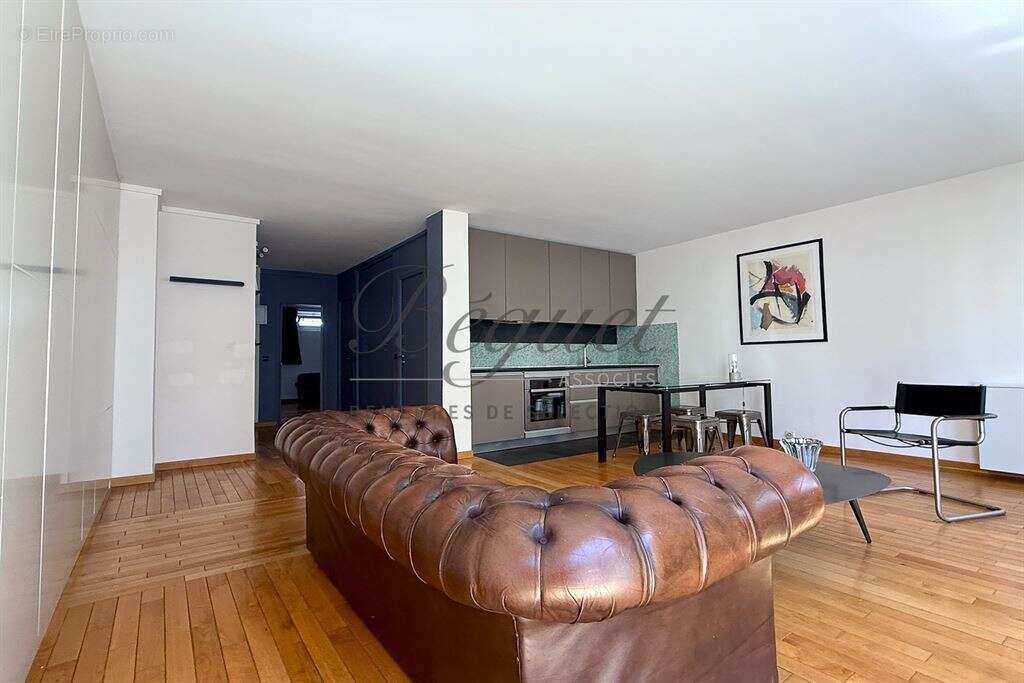Appartement à PARIS-15E