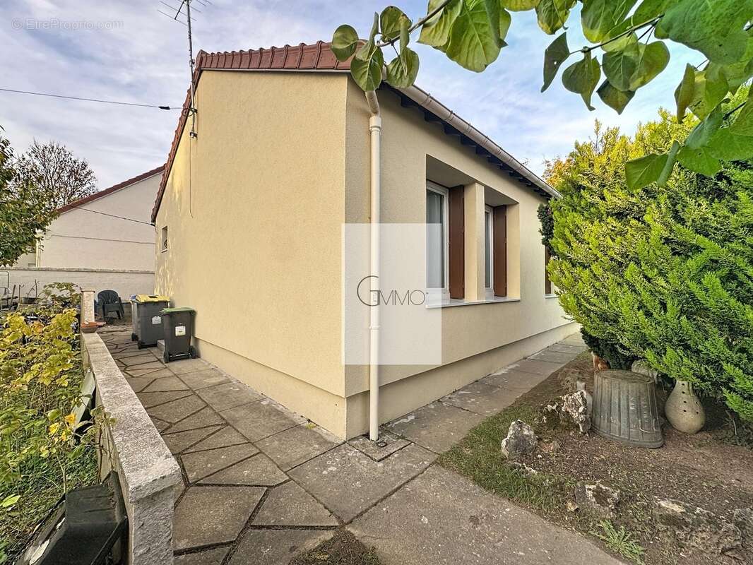 Maison à L'HAY-LES-ROSES