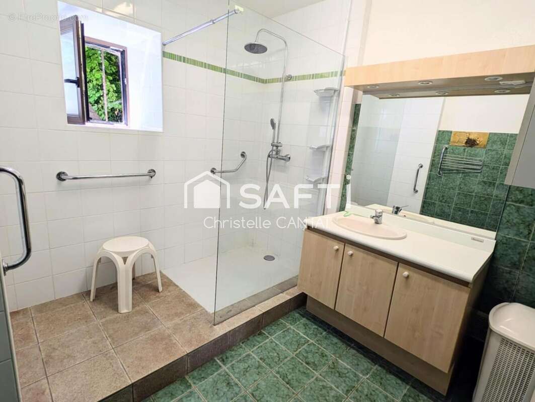 Maison 144 m² à Saint-Palais  - photo 6