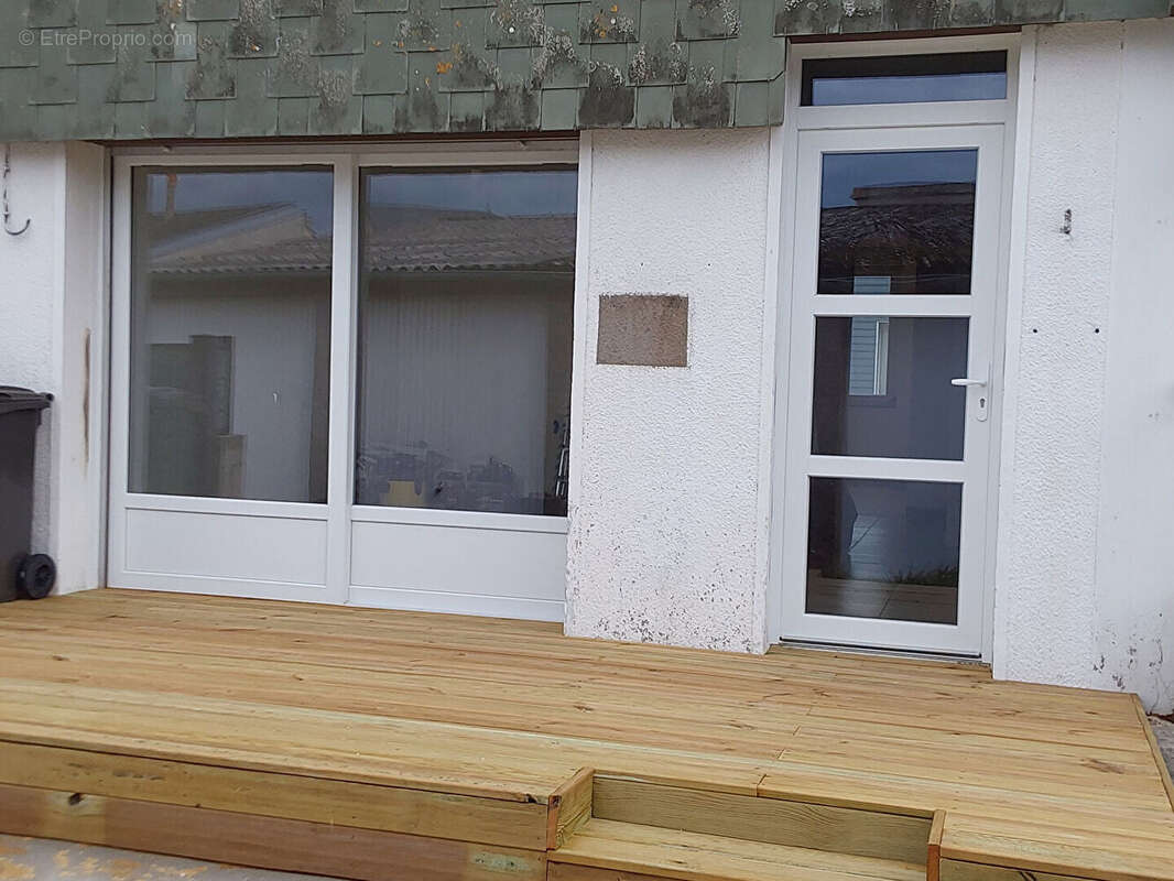 Appartement à DONVILLE-LES-BAINS