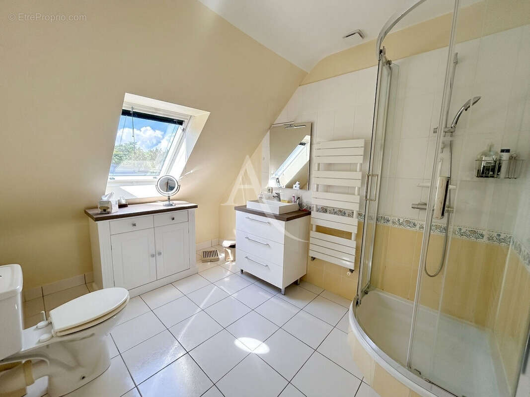 Maison familiale d'environ 179 m² en plein coeur de Saint-André-des-Eaux - photo 11