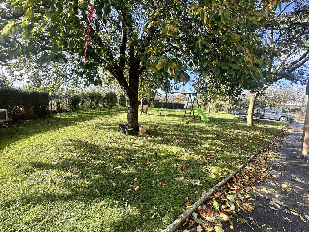 Photo 8 - Maison à SAINT-MARTIN-DE-FRAIGNEAU