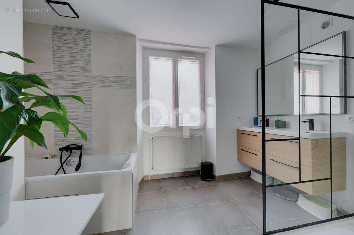 Maison à LAGNY-SUR-MARNE