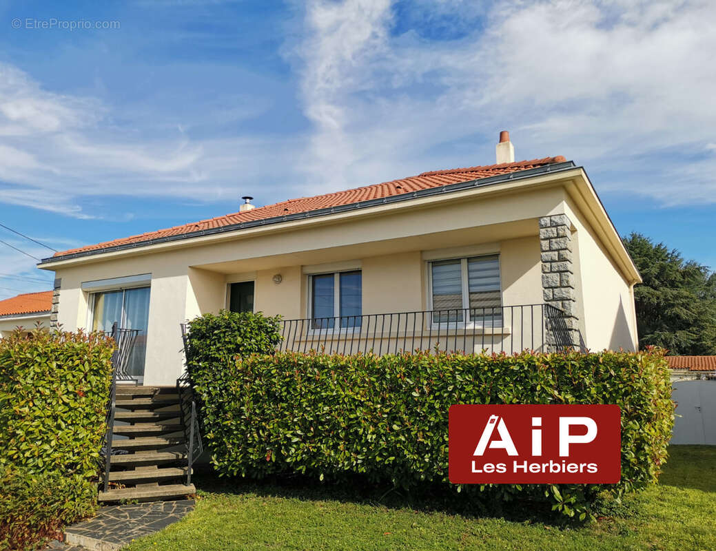 Maison à LES HERBIERS
