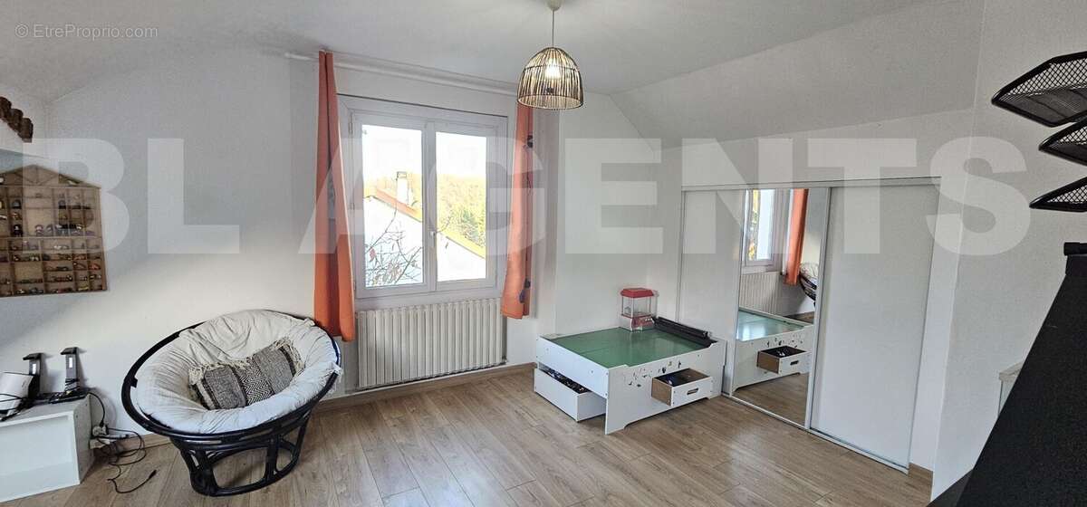 20251111_155507 - Maison à NANTEUIL-LES-MEAUX