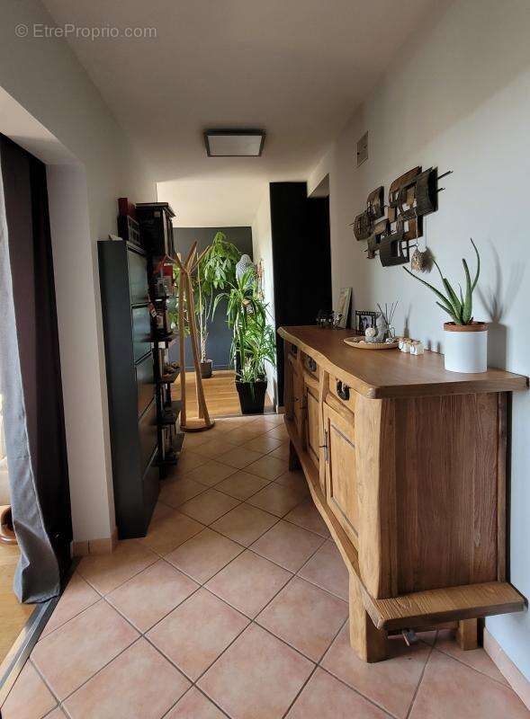 Appartement à MEYZIEU