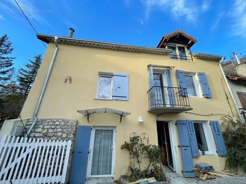 Maison à LA ROCHE-DES-ARNAUDS