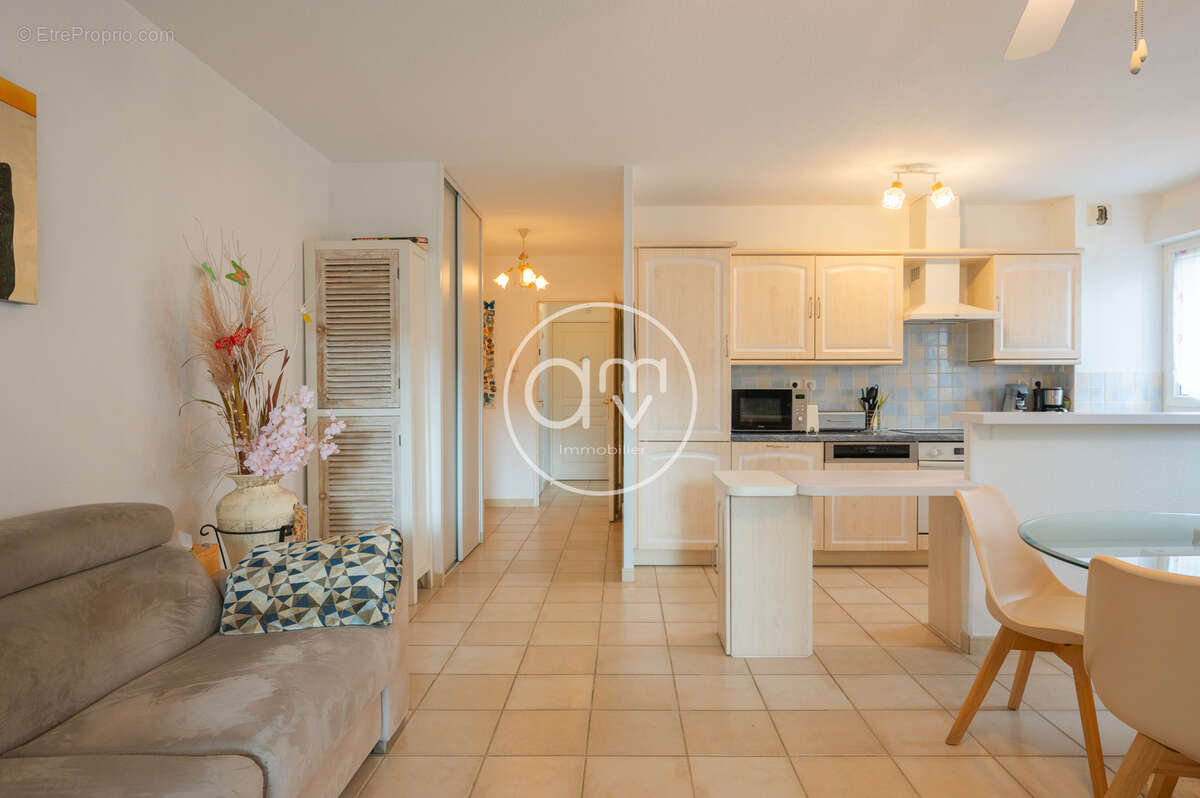 Appartement à BORMES-LES-MIMOSAS