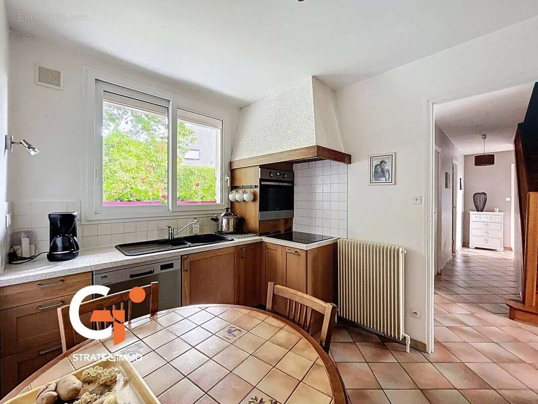 Maison à LE MESNIL-ESNARD