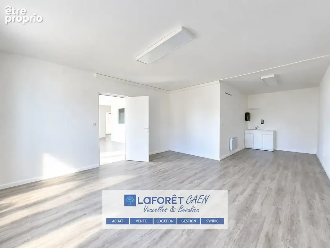 Ensemble immobilier bureaux + espace de stockage + appartement 3 pièces - photo 3
