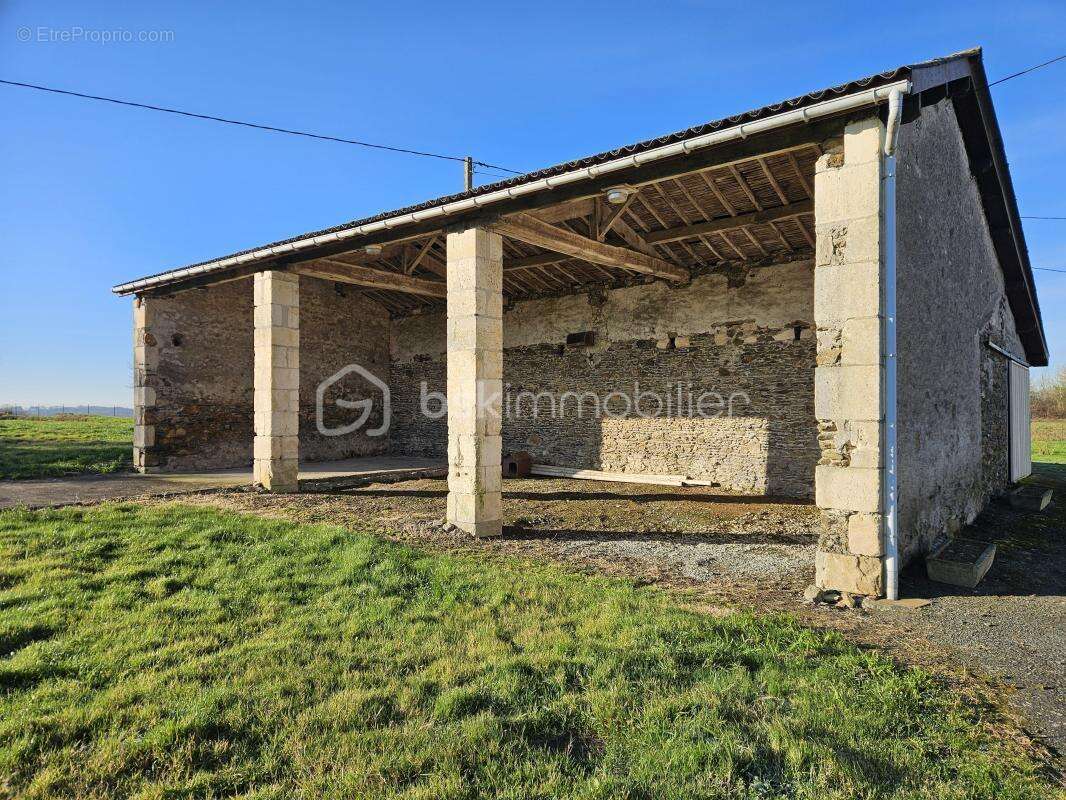 Maison à LE BUSSEAU