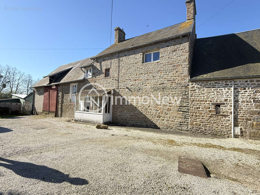 Maison à LE VAL-SAINT-PERE