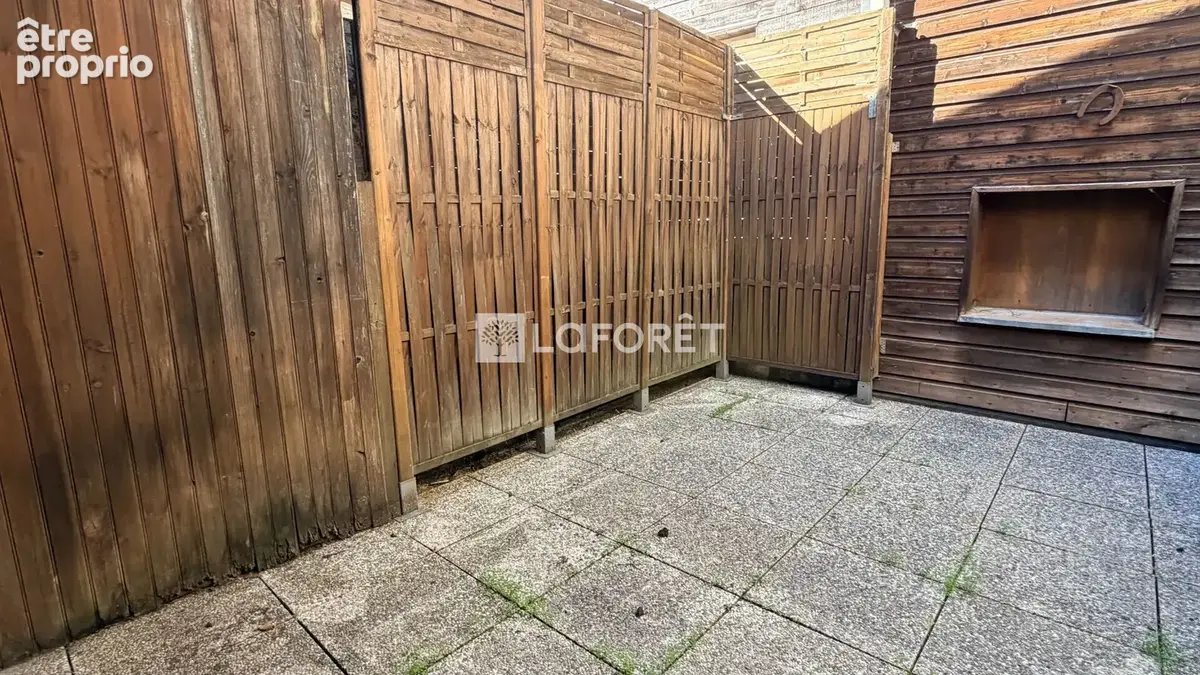 Maison de ville à SAINTE-MENEHOULD - 136 m² - 2 chambres - photo 5