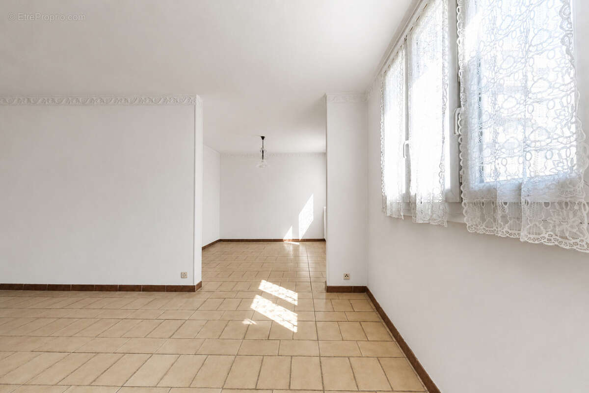 AIX-EN-PROVENCE – PIGONNET – Grand Appartement de 97 m² – 3 chambres - photo 3