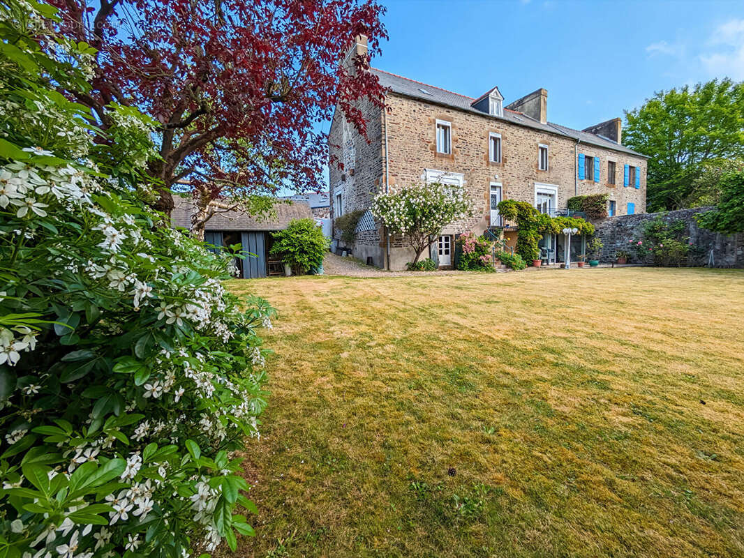 Maison à DOL-DE-BRETAGNE