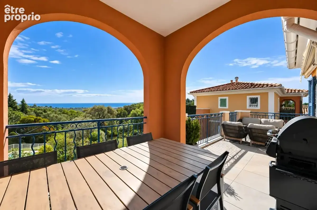 Exclusivité - Roquefort les Pins : Superbe appartement  3 pièces. Grande terrasse, vue mer, piscine, 2 parkings - photo 12