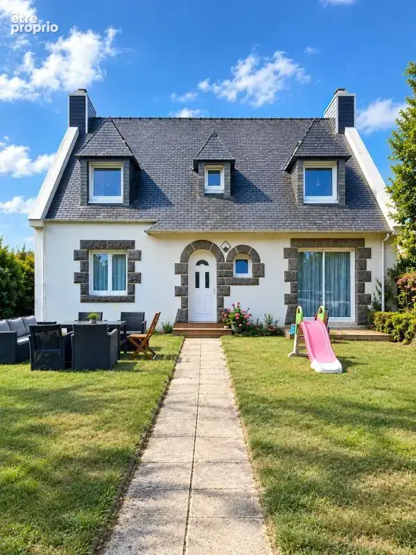 Maison à PLOUVIEN