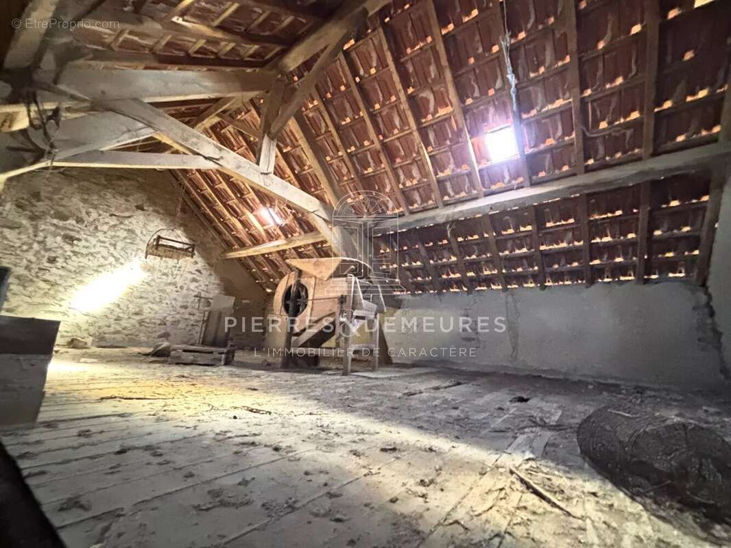 Maison à POULIGNY-NOTRE-DAME