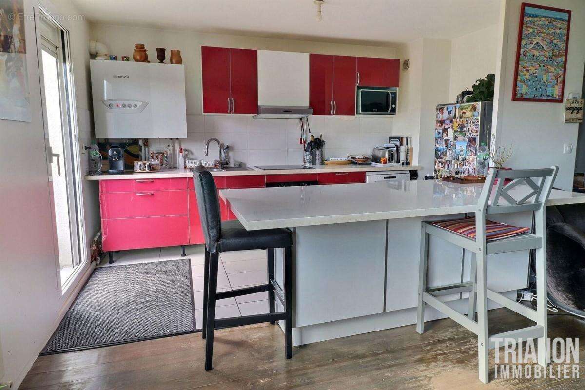 Appartement à LES CLAYES-SOUS-BOIS