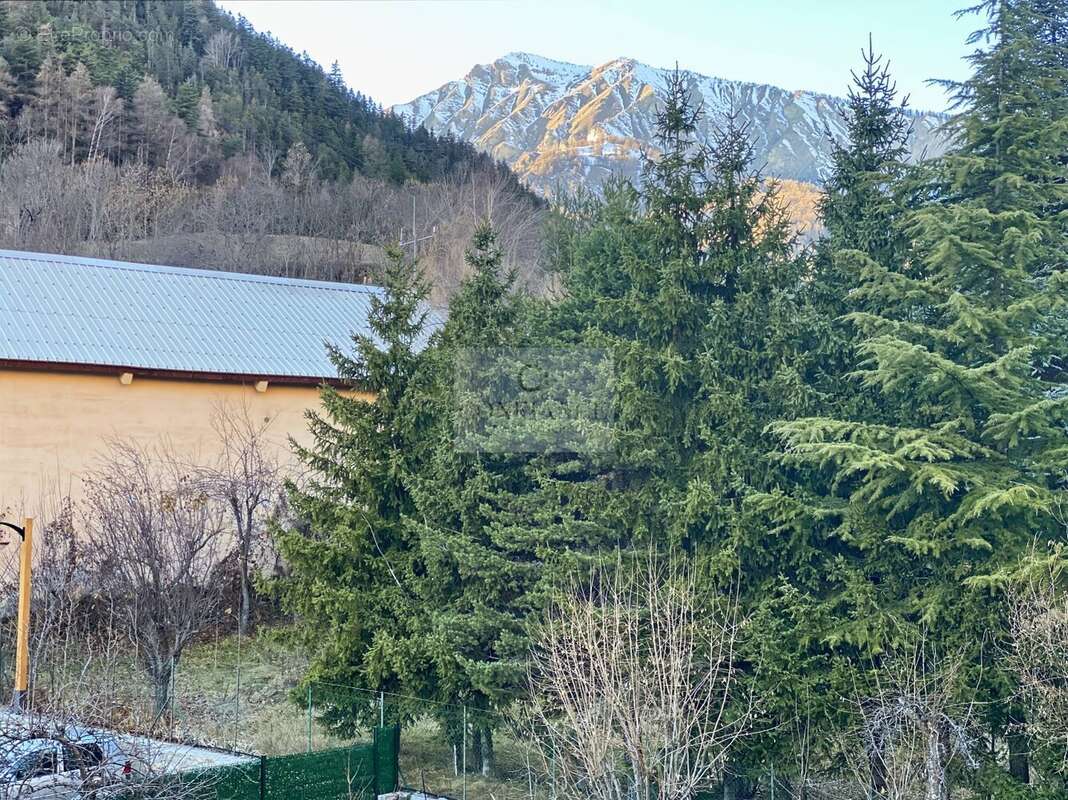 Appartement à SAINT-ETIENNE-DE-TINEE