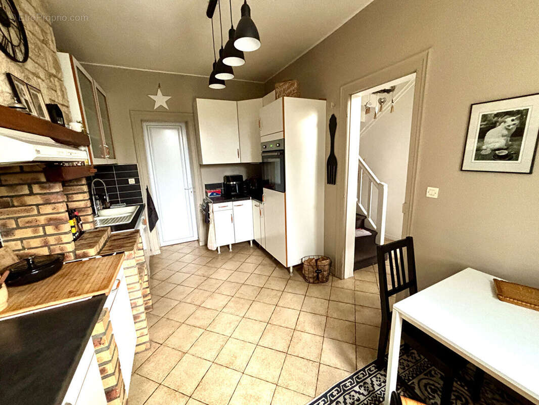 Maison à GRUCHET-LE-VALASSE