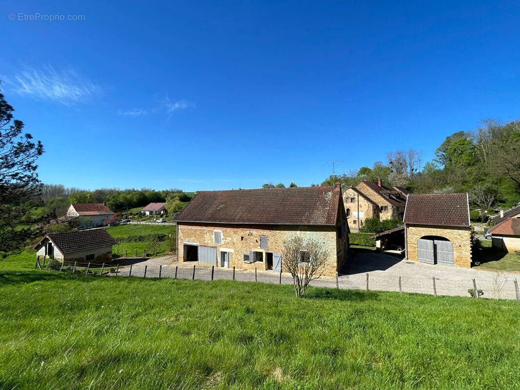 Maison à POLIGNY