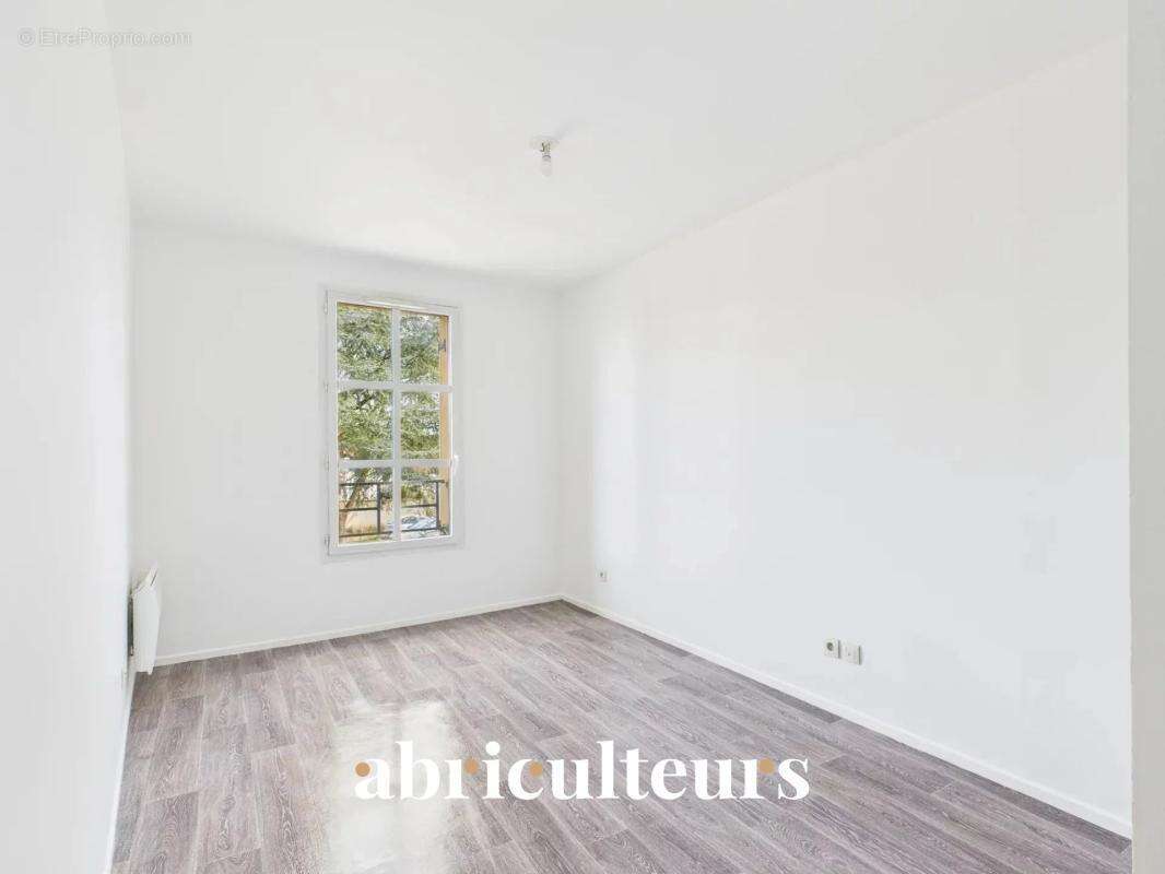Appartement T4 traversant de 3 chambres – Lumineux et spacieux dans une résidence de standing à Survilliers - photo 15