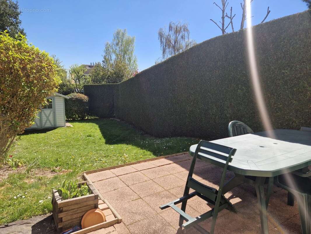 Maison à VOISINS-LE-BRETONNEUX