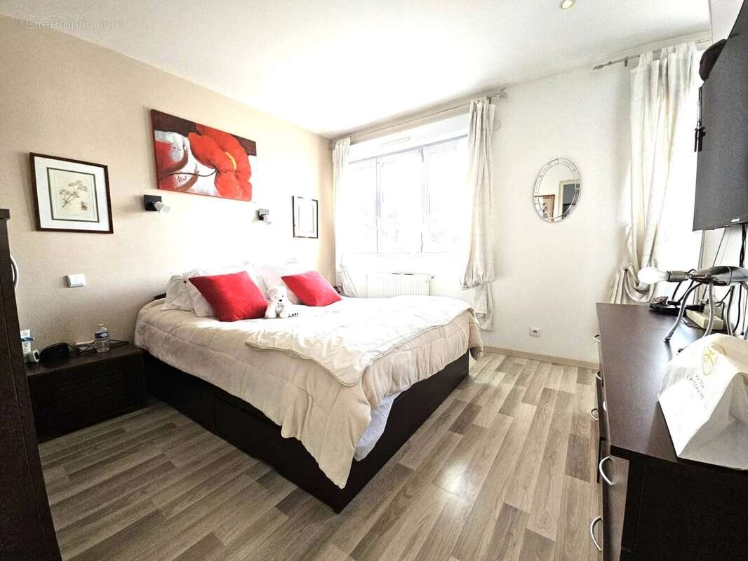 Maison à CHENNEVIERES-SUR-MARNE