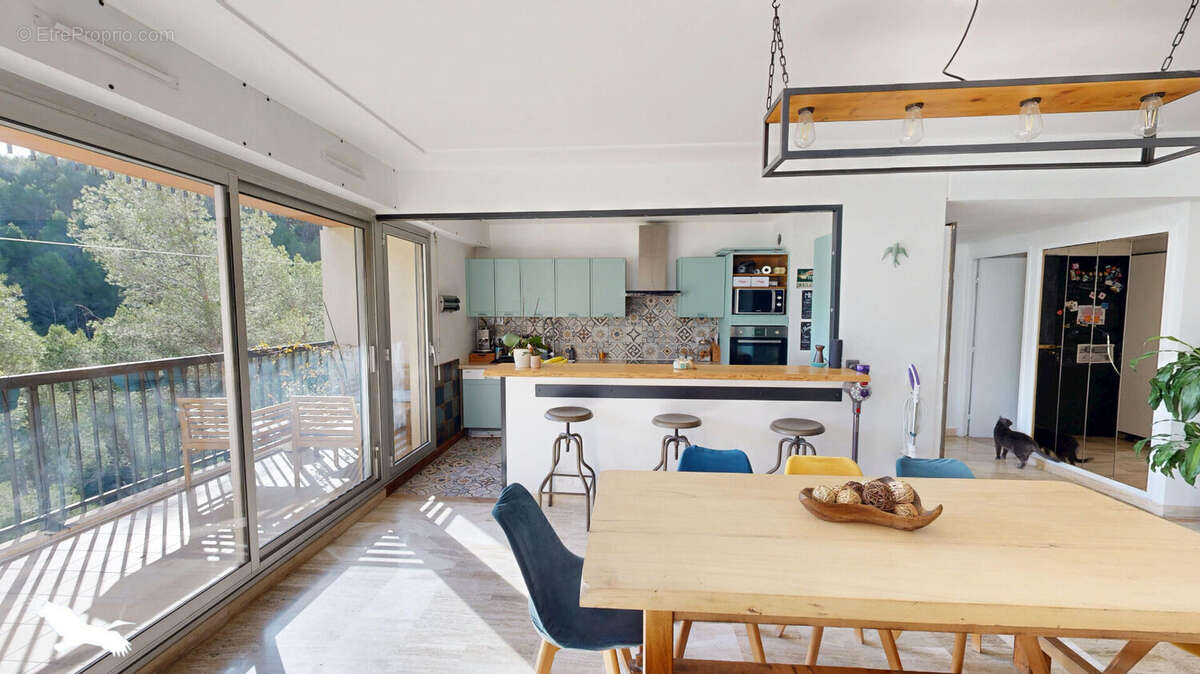 Appartement à MARSEILLE-9E