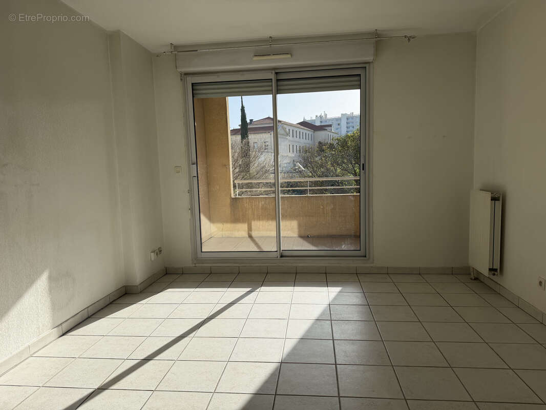 Appartement à MARSEILLE-3E