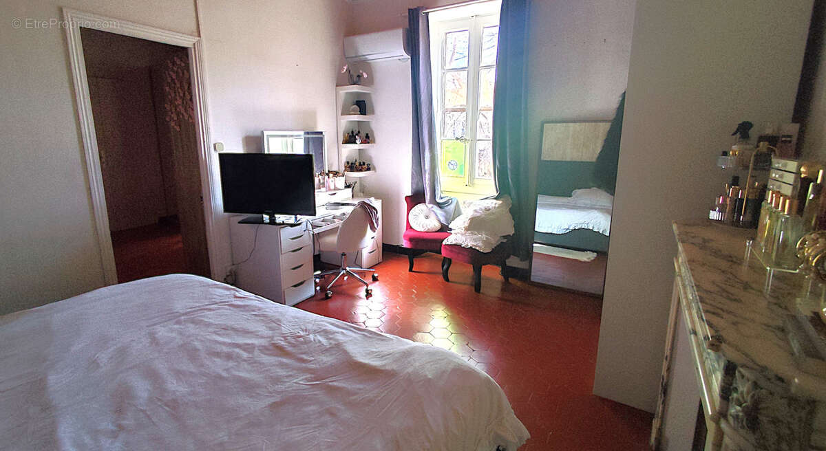 Redessan maison 130m divisee en 2 appartements jardin 564m2 - photo 5