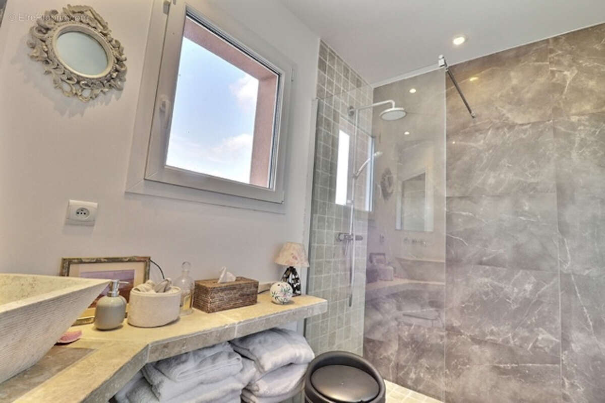 Maison à SAINT-RAPHAEL