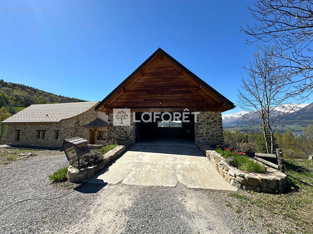 ** maison type 6 + garage et atelier - crots - 6 pièces - photo 2