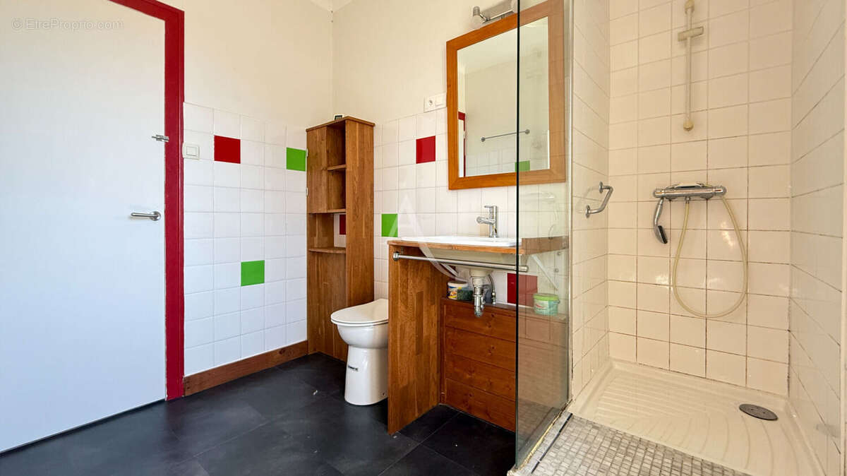 Maison à LA CHAIZE-LE-VICOMTE