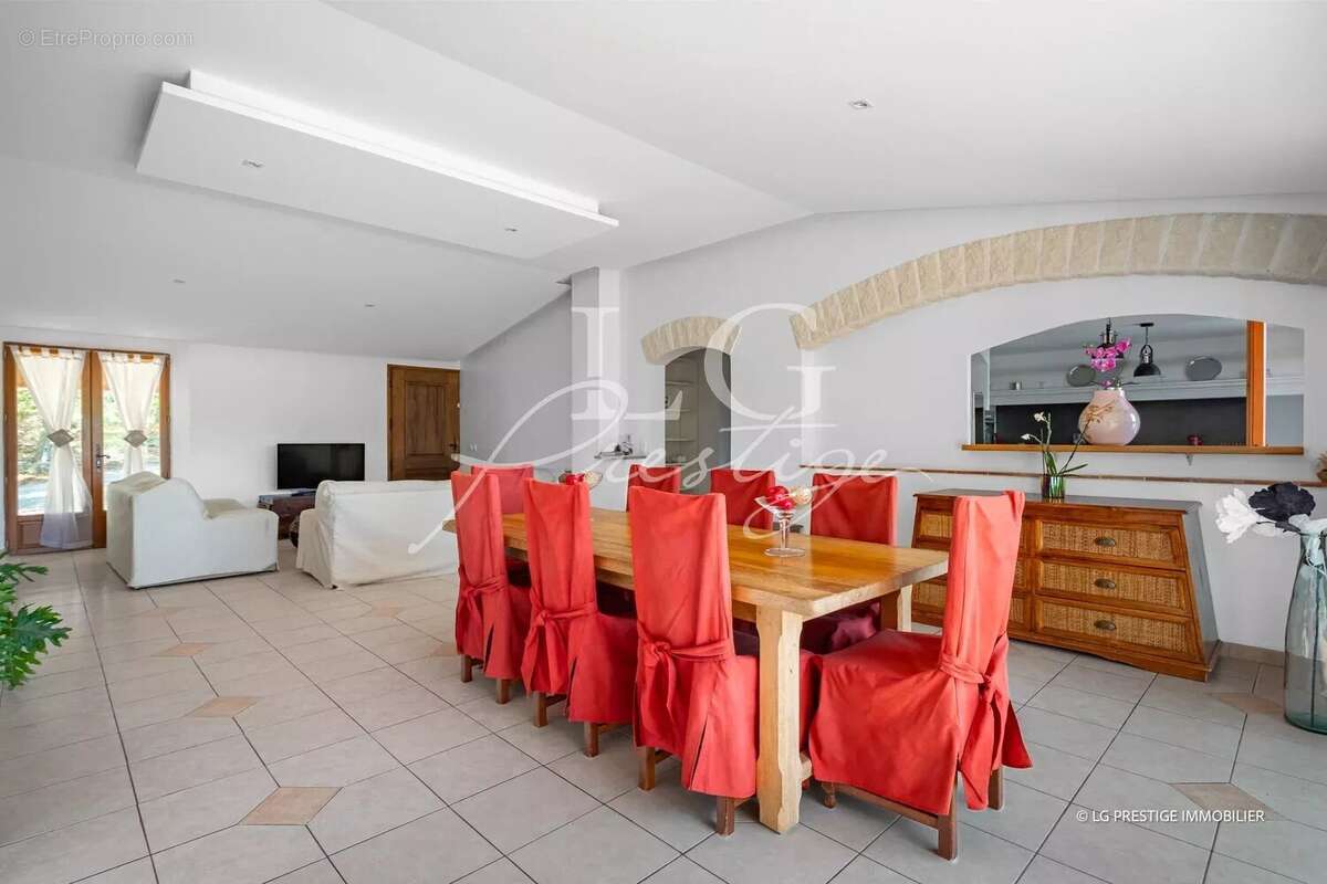 Villa avec Double Entrée – Idéale pour Deux Familles ou Investisseurs - photo 17