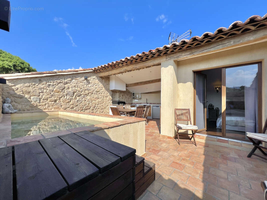 Maison à PLAN-DE-LA-TOUR