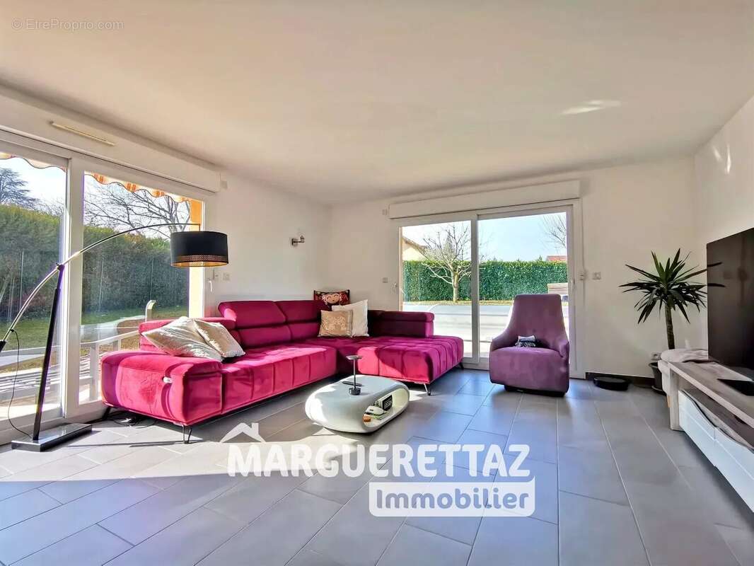 Maison à NEYDENS