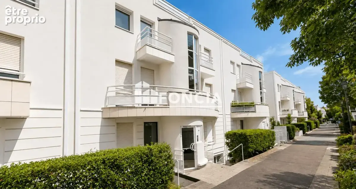 SURESNES – 2 pièces traversant avec balcon et cave - photo 10
