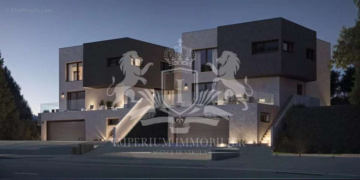 Terrain à MONT-SAINT-MARTIN